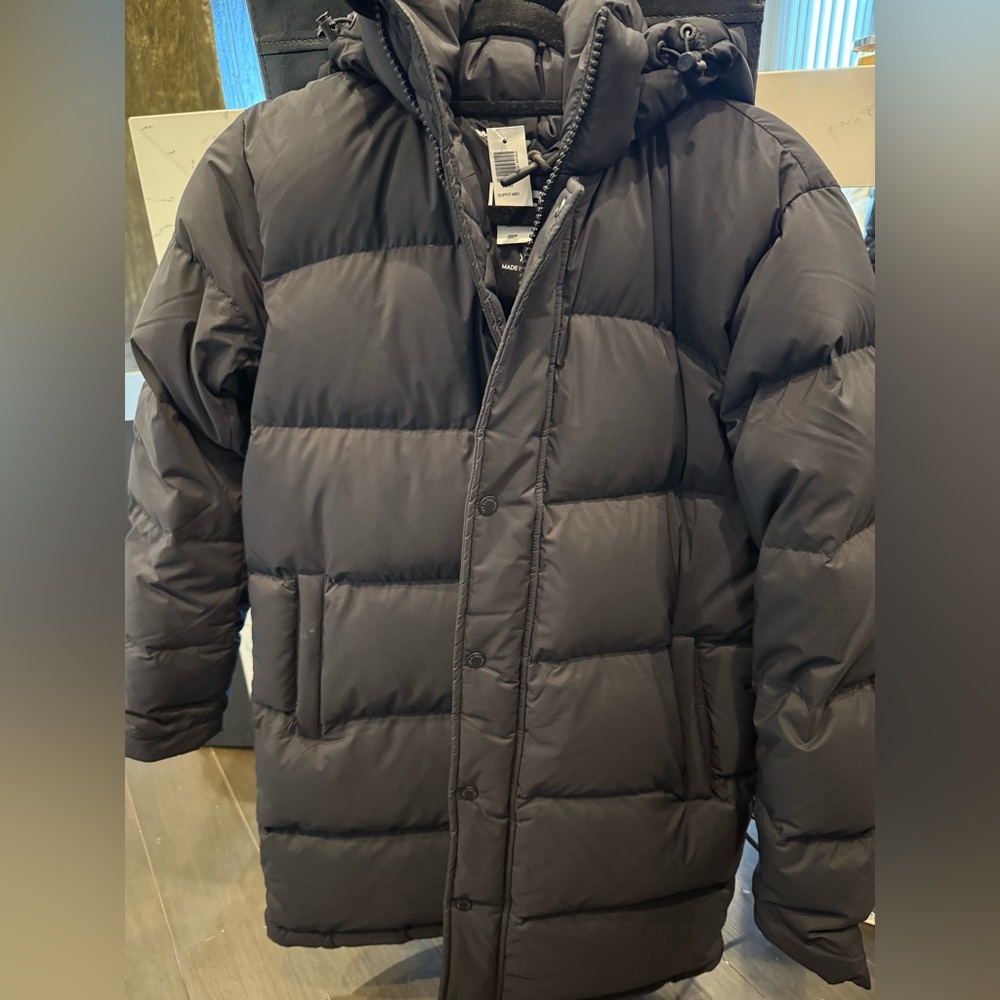 NWT SuperPuff Aritzia Coat- Mid Length Size XS